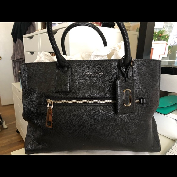 Marc Jacobs Handbags - Large Marc Jacobs slouchy tote